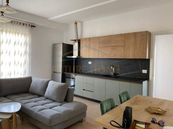 Tirane, jepet me qera apartament Kati 4, 124 m² 1.000 Euro (Garden Building Residence)