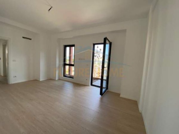 Tirane, jepet me qera apartament 2+1 Kati 5, 124 m² 900 Euro (Garden Building Residence)