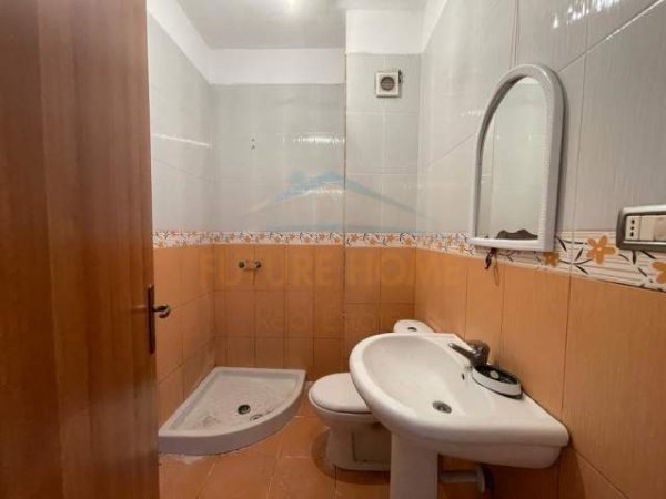 Tirane, shitet apartament 3+1 Kati 2, 126.000 Euro (Yzberisht)