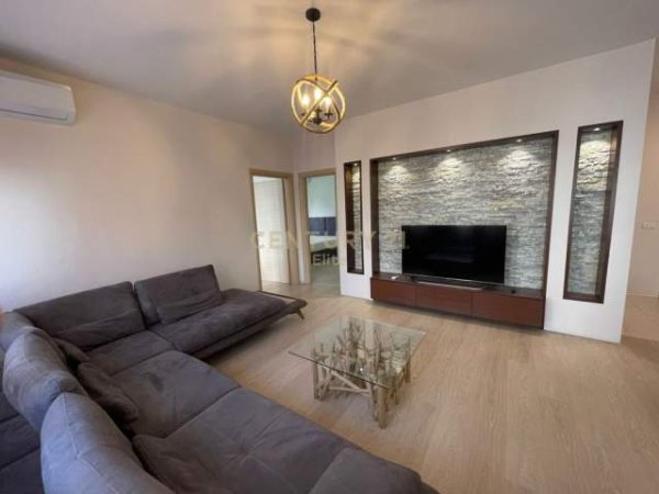 Tirane, jepet me qera apartament 2+1+A+BLK 110 m² 700 Euro (liqeni)