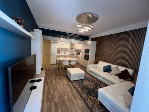 Tirane, jepet me qera apartament 2+1 Kati 4, 650 Euro (Liqeni Thate)