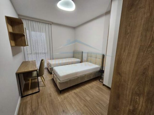 Tirane, jepet me qera apartament 2+1+BLK Kati 2, 102 m² 900 Euro (Rose Residence)