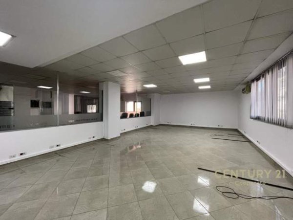 Tirane, shes ambjent biznesi 430 m² 1.290.000 Euro (Ish Blloku)