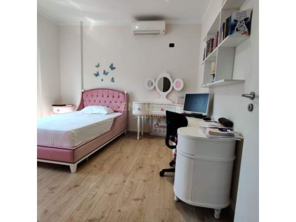 Tirane, shes apartament 3+1+2+BLK 133 m² 240.000 Euro (Rruga Peti, Liqeni i Thatë)