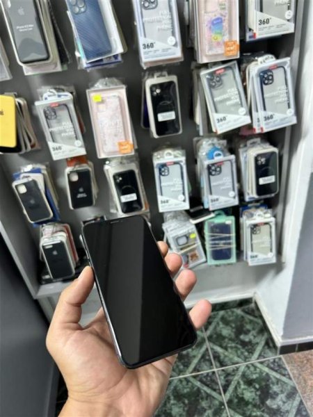 Vlore, shes Smartphone Iphone XS Max 285 Euro