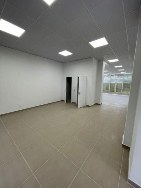 Tirane, jepet me qera dyqan Kati 0, 336 m² 2.300 Euro (Astiri)