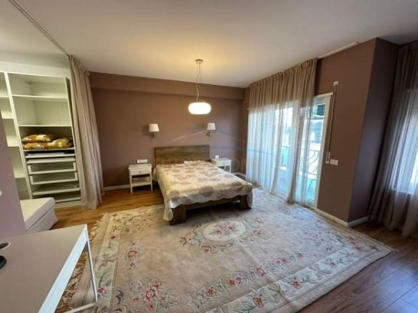Tirane, jepet me qera apartament duplex Kati 1, 184 m² 1.650 Euro (Rezidenca Kodra e Diellit)