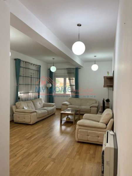 Tirane, jepet me qera apartament 3+1+BLK Kati 3, 169 m² 1.200 Euro (Sauk)