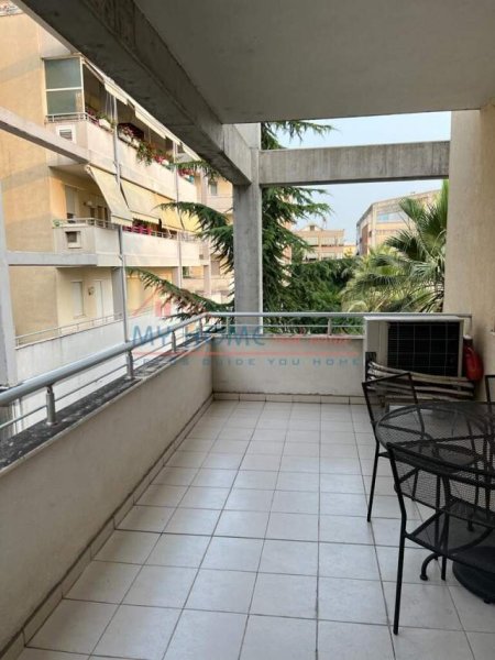 Tirane, jepet me qera apartament 3+1+BLK Kati 3, 169 m² 1.200 Euro (Rruga e Elbasanit)