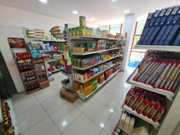 Tirane, Biznesi jepet me qera per arsye emigrimi dyqan Kati 0, 110 m²  (Muhamet Deliu)