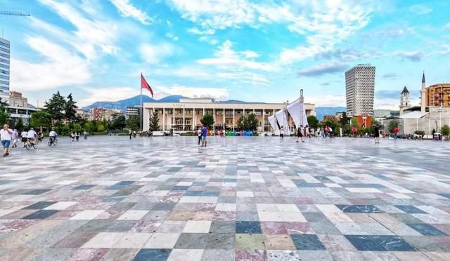 Tirane, shes hotel 900 m² 3.595.000 Euro (Bulevardi Zogu i Parë)