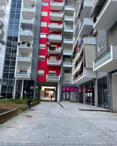 Tirane, shitet apartament 1+1 Kati 9, 65 m² 82.000 Euro (Rruga e Kavajes)