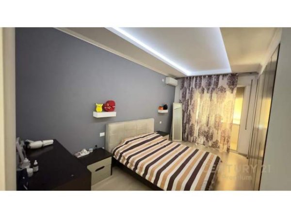 Tirane, shitet apartament 1+1+BLK Kati 5, 78 m² 126.000 Euro (Kopshti Zoologjik)