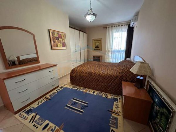 Tirane, jepet me qera apartament 1+1 Kati 5, 80 m² 600 Euro (Air Albania)