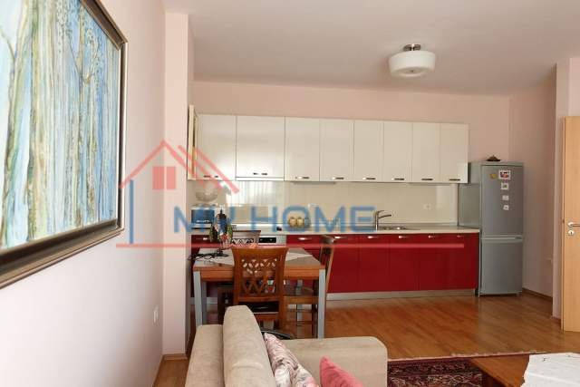 Tirane, jepet me qera apartament 2+1+BLK Kati 5, 110 m² 800 Euro (Pazari i Ri)