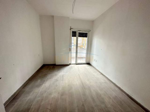 Tirane, shitet apartament Kati 1, 104 m² 125.040 Euro (Tek Relux Rezidence)