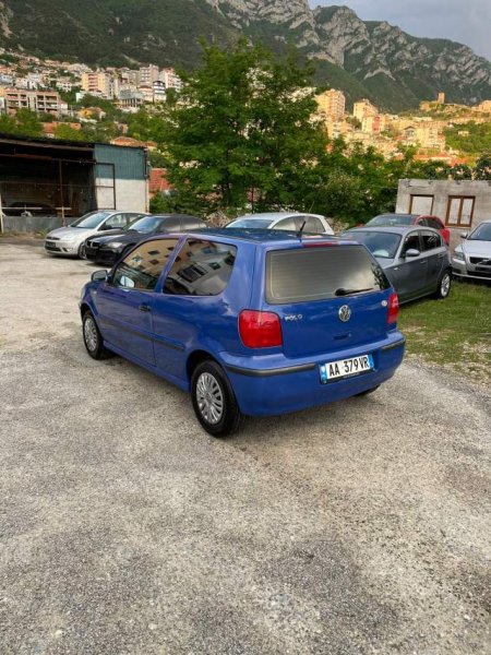 Durres, shitet makine Volkswagen Polo Viti 2001, 1.450 Euro