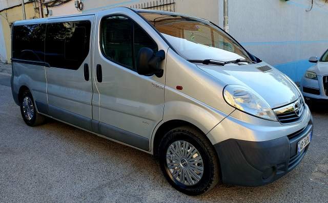 Tirane, shitet minivan Opel Vivaro Viti 2013, 8.500 Euro