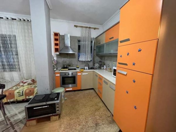 Tirane, shitet apartament 1+1 Kati 5, 80.000 Euro (Unaza e Re)