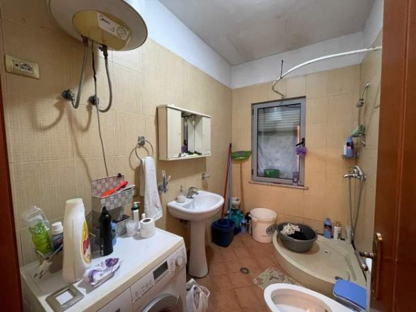 Tirane, shitet apartament 1+1 Kati 5, 80.000 Euro (Unaza e Re)