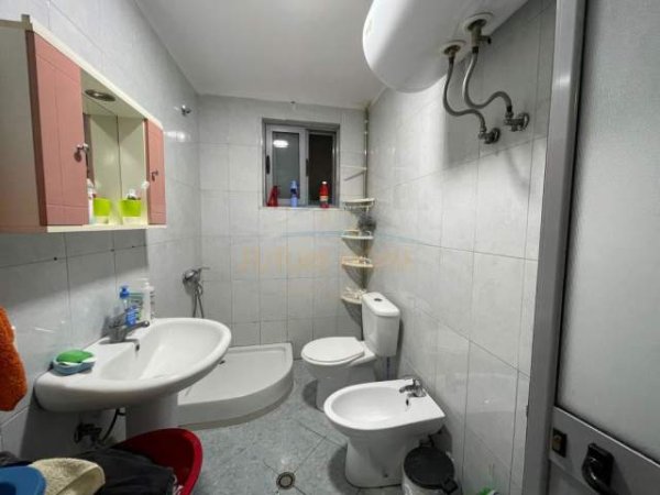 Tirane, shitet apartament 1+1 Kati 6, 108.000 Euro (Pallati me Shigjeta)