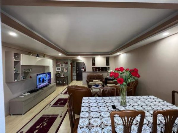 Tirane, shitet apartament 3+1 Kati 4, 125 m² 225.000 Euro (KOMUNA E PARISIT)