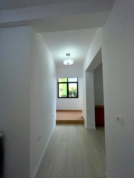 Tirane, shitet apartament 1+1 Kati 4, 31 m² 107.000 Euro (Myslym Shyri)