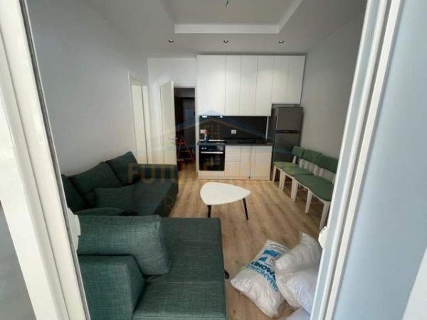 Tirane, shitet apartament 2+1 Kati 1, 163 m² 200.000 Euro (Komuna e Parisit)
