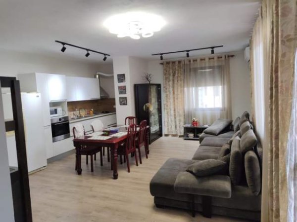 Tirane, shitet apartament 3+1+A+BLK Kati 5, 143 m² 250.000 Euro (pozicionuar ne Zonen e Brrylit , pranë Ministrise)
