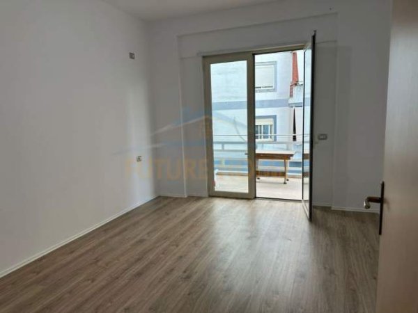Tirane, shitet apartament 1+1+BLK Kati 4, 120.000 Euro (Liqeni i Thate)