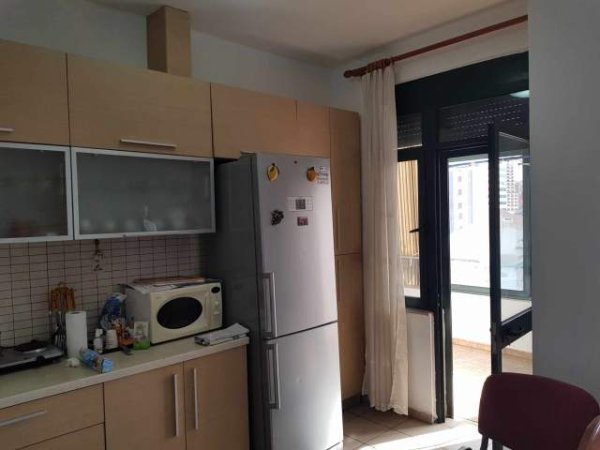 Tirane, shes apartament 2+1+Garazh Kati 5, 148 m² 300.000 Euro (Qender)
