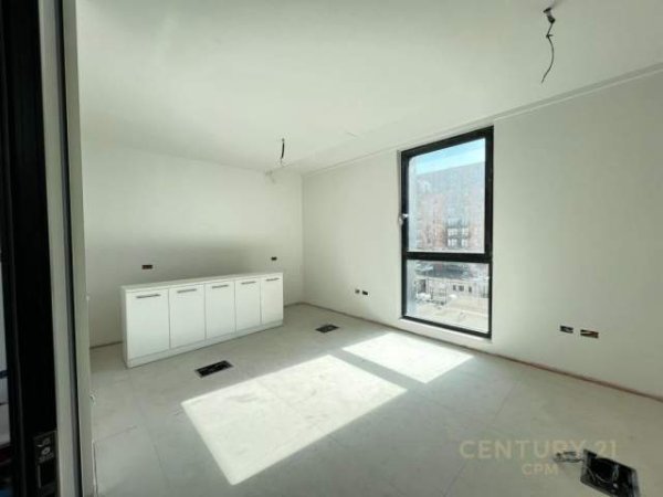 Tirane, shes apartament 2+1+2+VERANDE 130 m² 450.000 Euro (Myslym Shyri)