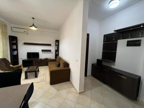 Tirane, jepet me qera apartament 1+1+BLK Kati 1, 53 m² 350 Euro