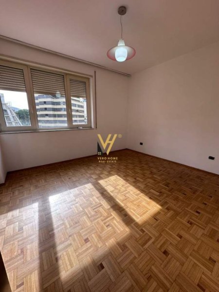Tirane, shitet apartament 2+1+BLK Kati 6, 116 m² 235.000 Euro (rruga e elbasanit)