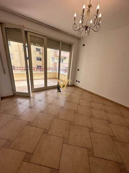Tirane, shitet apartament 2+1+BLK Kati 6, 116 m² 235.000 Euro (rruga e elbasanit)