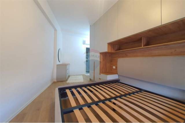 Tirane, jepet me qera apartament 2+1 Kati 8, 92 m² 620 Euro