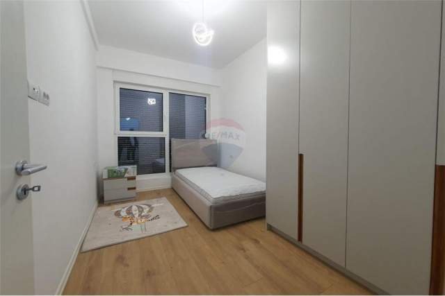 Tirane, jepet me qera apartament 2+1 Kati 8, 92 m² 620 Euro