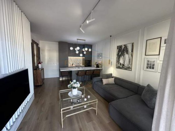 Tirane, shitet apartament 1+1 Kati 9, 130.000 Euro (Fiori Di Bosko)