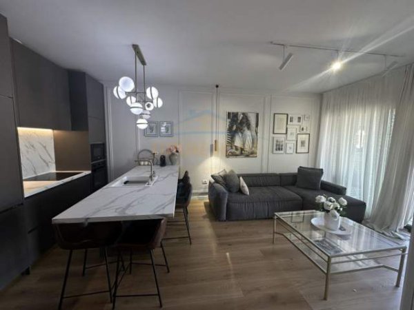 Tirane, shitet apartament 1+1 Kati 9, 130.000 Euro (Fiori Di Bosko)