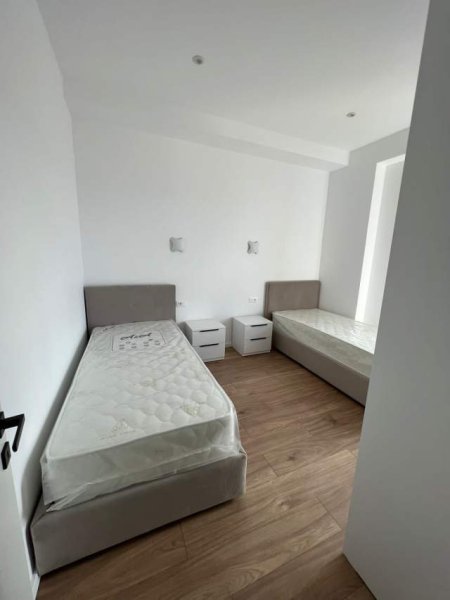 Tirane, jepet me qera apartament 2+1 Kati 15, 110 m² 1.200 Euro (Garden Building Residence)