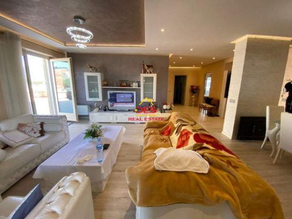 Tirane, shitet apartament 3+1+BLK Kati 7, 296.500 m² 296.500 Euro (kinostudio)