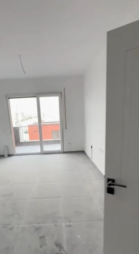 Tirane, jepet me qera apartament 1+1+BLK Kati 6, 75 m² 600 Euro (Kamez)