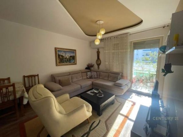 Tirane, shes apartament 2+1+2 101 m² 175.000 Euro (Kopshti Botanik Zoologjik)
