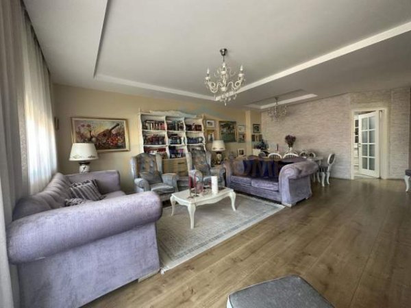 Tirane, shitet apartament 3+1 Kati 7, 222.000 Euro (UNAZA E RE)