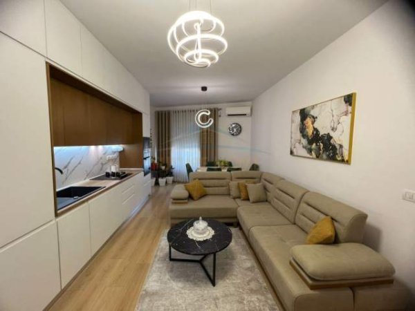 Tirane, jepet me qera apartament 2+1+BLK Kati 5, 84 m² 650 Euro (Don Bosko)