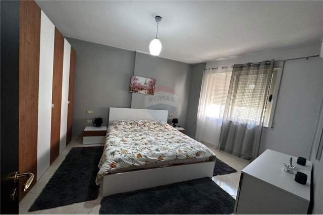 Tirane, jepet me qera apartament 1+1+A+BLK 58 m² 500 Euro (Rruga Peti)