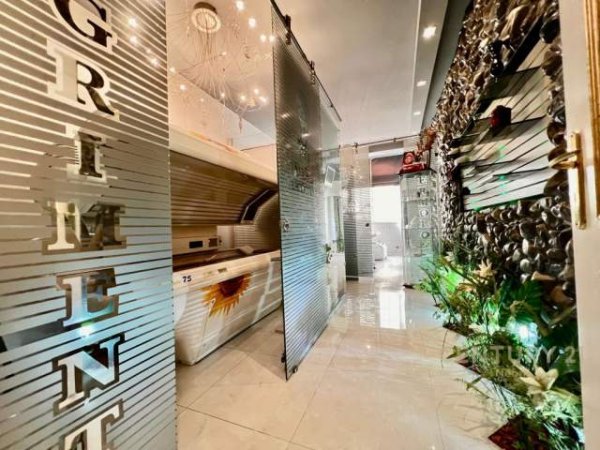 Tirane, jepet me qera ambjent biznesi Kati 1, 200 m² 5.500 Euro (Pazari i Ri)