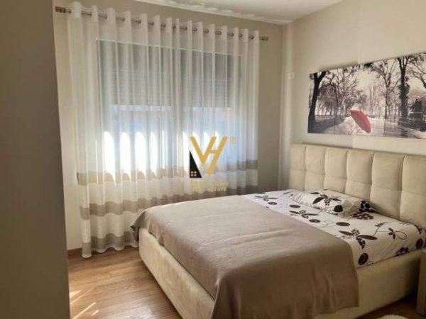 Tirane, jepet me qera apartament 2+1 Kati 6, 105 m² 500 Euro (unaza e re)