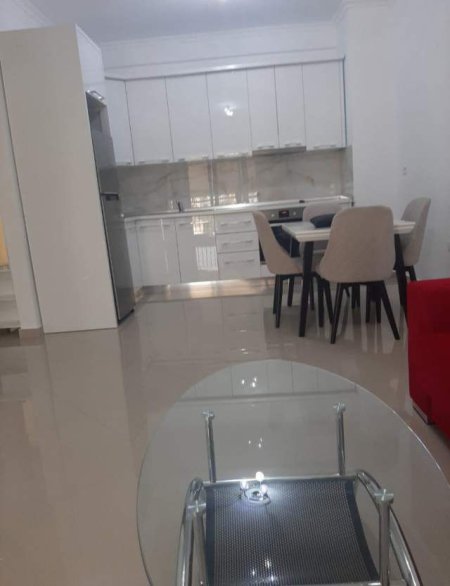 Tirane, jepet me qera apartament 1+1+BLK Kati 6, 75 m² 450 Euro (TEODOR KEKO)