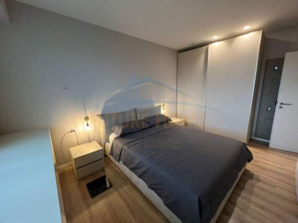 Tirane, jepet me qera apartament Kati 19, 150 m² 2.500 Euro (AMBASADOR 3)